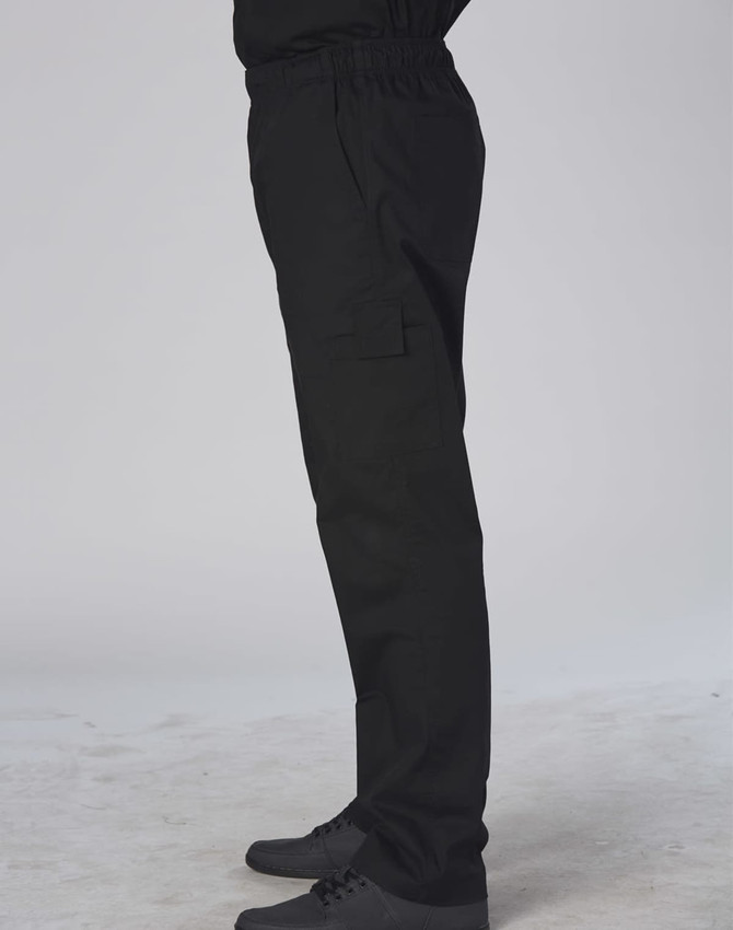 Men's functional chef pants in black, featuring an elastic waistband and cargo pockets, paired with black shoes.