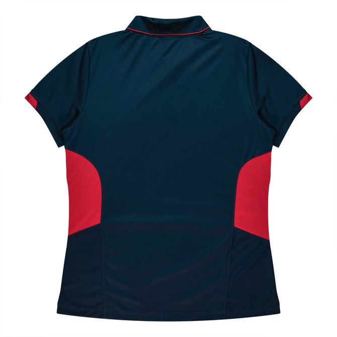 Polo shirt in navy with red side panels, featuring a collar and a branded logo.