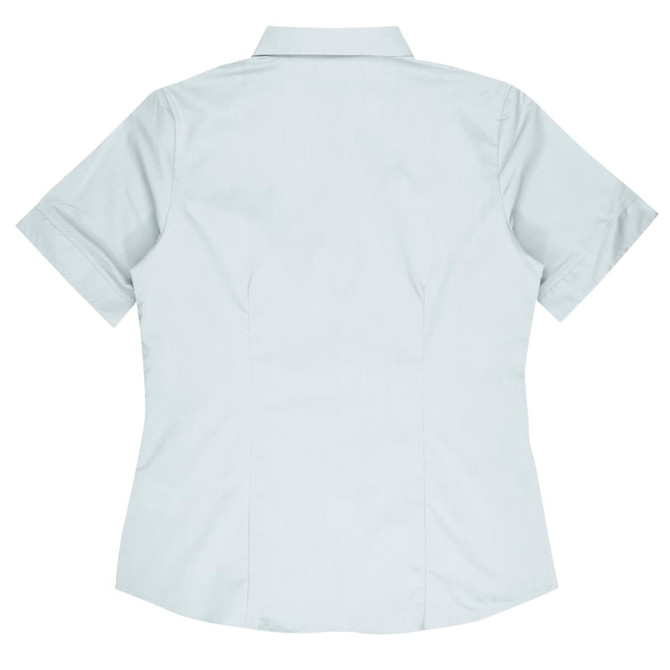 A light grey short-sleeve button-up shirt with a fitted design and a back yoke. Includes a logo.