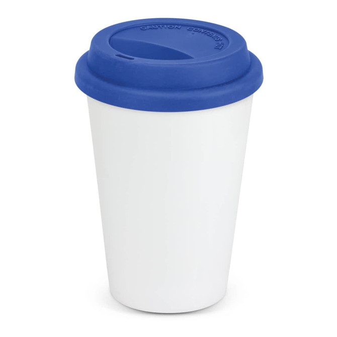 A double wall coffee cup featuring a white body and a blue silicone lid.