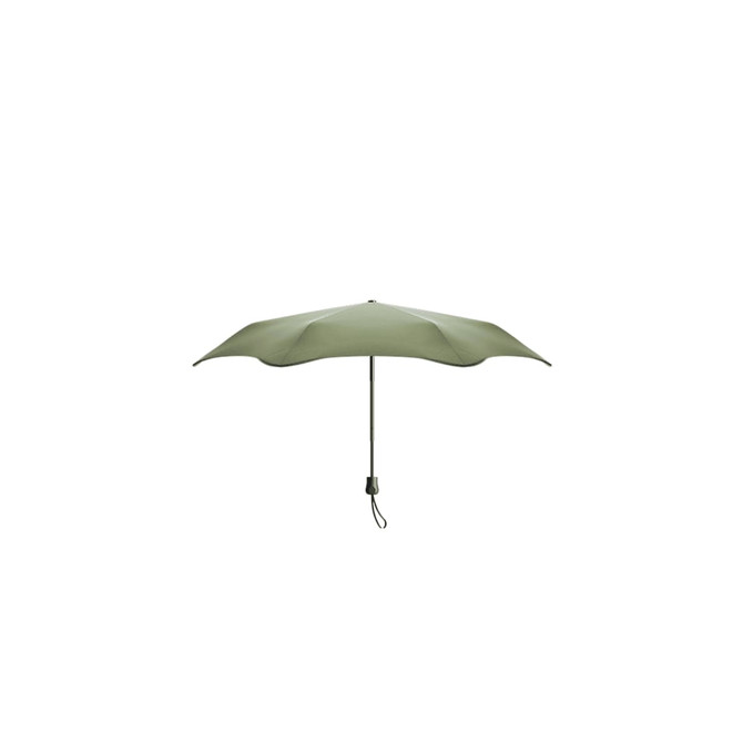 A green BLUNT Neo Umbrella with a sturdy design and a sleek handle, featuring a logo on the side.