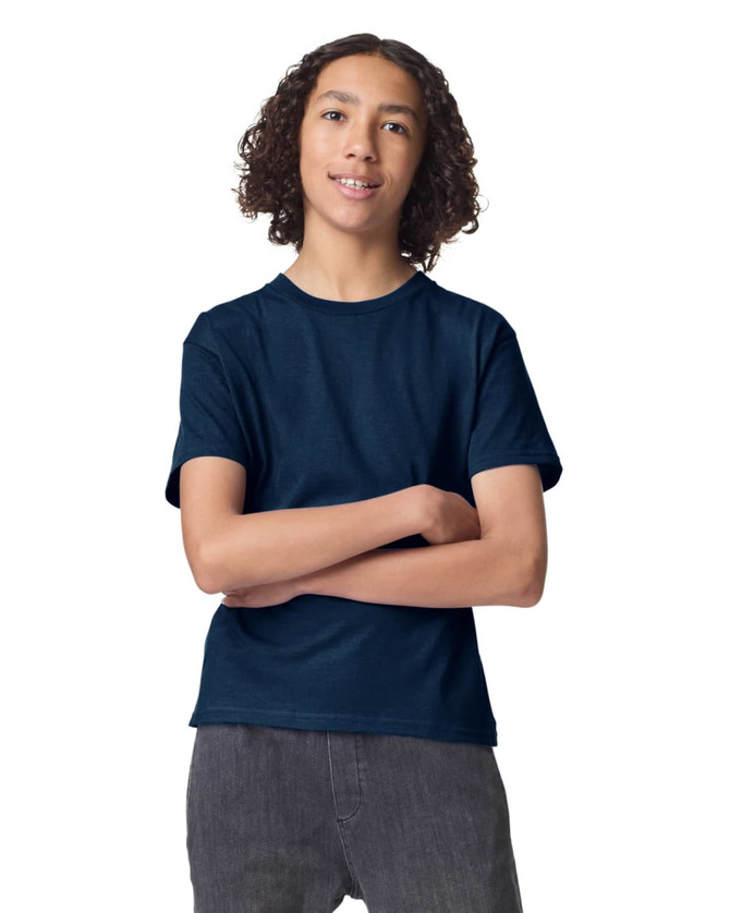 A navy youth t-shirt with short sleeves, featuring a logo. Perfect for casual wear.