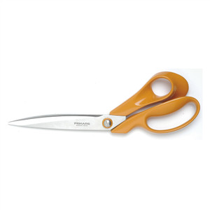Fiskars 27cm Tailors Scissors for Heavy Duty Fabrics,Dressmaking and Quilting. Damaged Packaging. Fiskars 27cm Tailors Scissors for Heavy Duty Fabrics,Dressmaking and Quilting. Damaged Packaging.