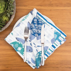 Happy Turtles Table Linens