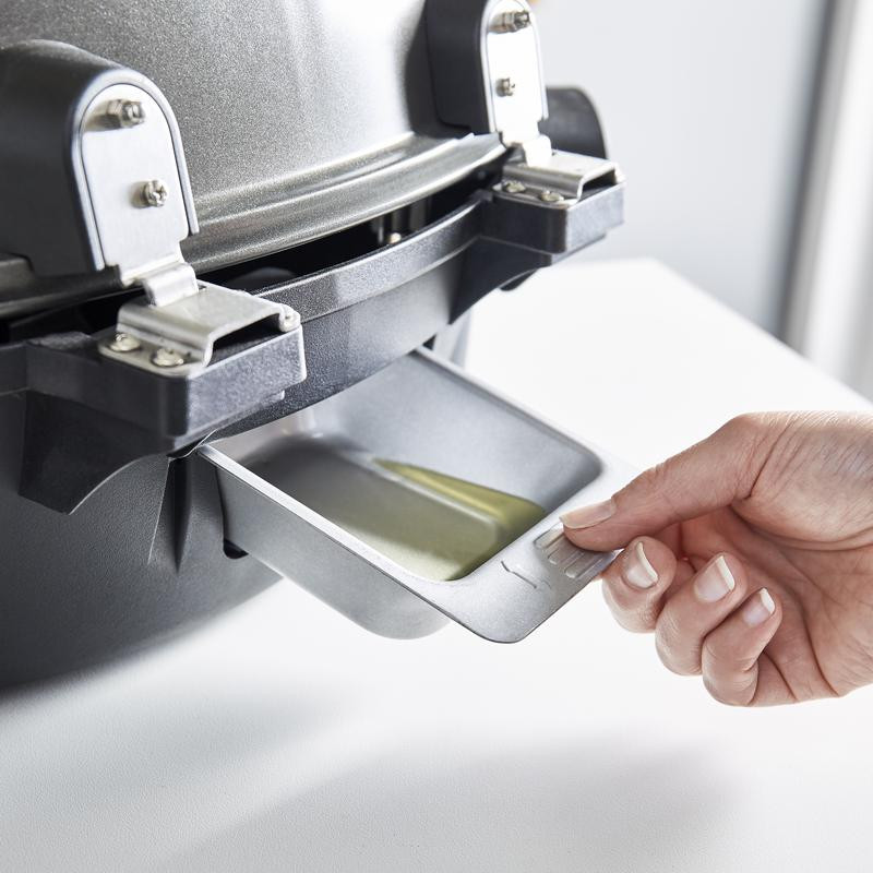 Tower XL Indoor Outdoor Electric BBQ Grill and Griddle with Wings and