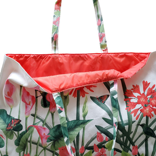 Estee Lauder Calla Lily Tote Bag inside view Estee Lauder Calla Lily Tote Bag inside view