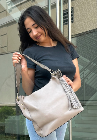 Jen & Co Amber Hobo Bag styleshot grey Jen & Co Amber Hobo Bag styleshot grey