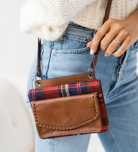 Jen & Co Evelyn Crossbody/Wallet Style shot 2