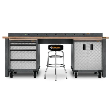 Gladiator® 6' (182.9 cm) Wide 9-Outlet Workbench Powerstrip GAAC68PSDG