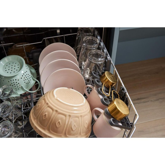 Whirlpool® 44 dBA Dishwasher Flush with Cabinets with 3rd Rack WDT550SAPZ