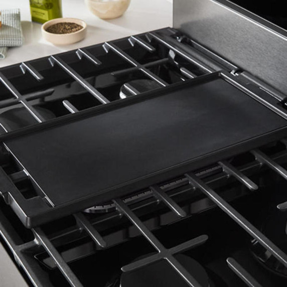 Whirlpool® 30-inch Smart Gas Range with Air Cooking Technology, Steam/Self Cleaning, Rapid Preheat 5.3 CuFt Capacity WFGS7530RZ