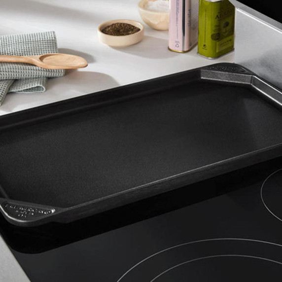 Whirlpool® 30-inch Smart Electric Range with True Convection, No Preheat Air Fry, WipeClean™ Coating, Steam/Self Cleaning, Rapid Preheat 5.3 CuFt Capacity YWFES7530RZ
