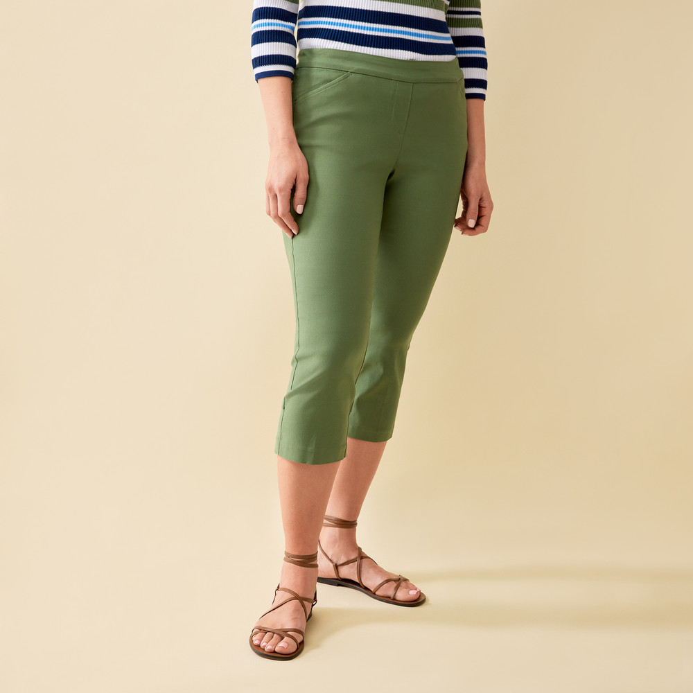 Comfort Crop Pant with Leg Detail