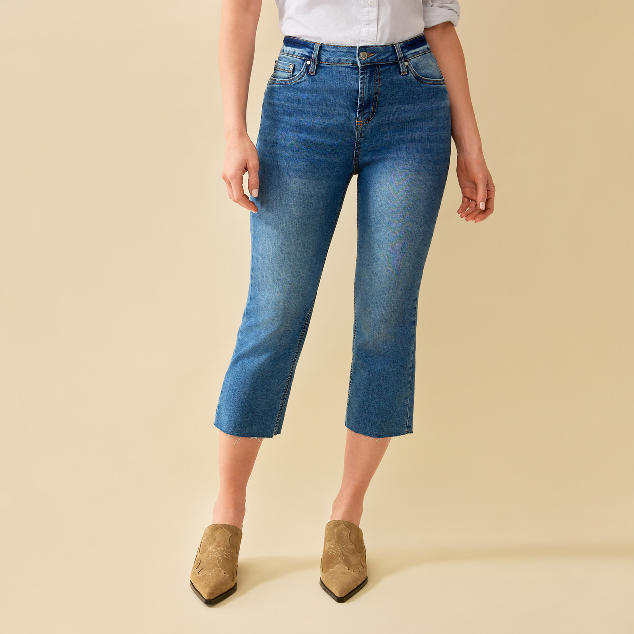 Women's Light Wash Crop Jean