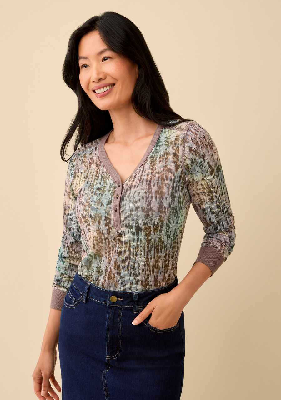 Y Neck Feather Graphic Top