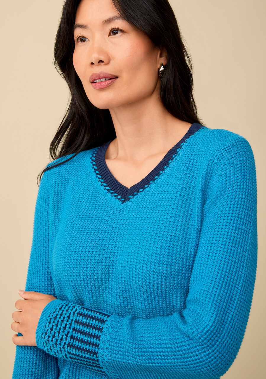 V-Neck Saddle Stitch Pullover Detail 2