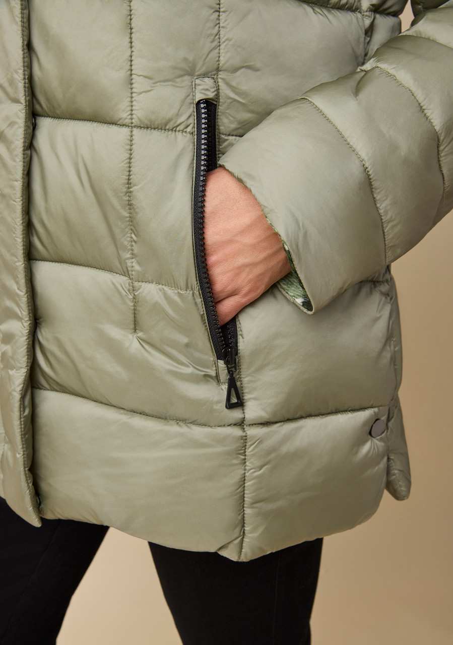 Plaid-Lined Quilted Hooded Jacket  Close Up