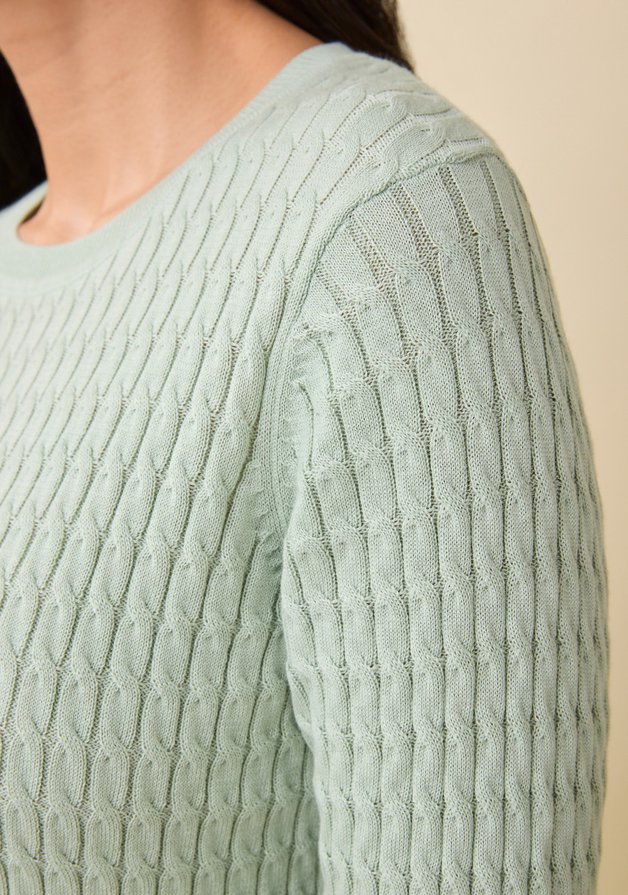 Cotton Cable Crewneck Sweater-close up -psitachio