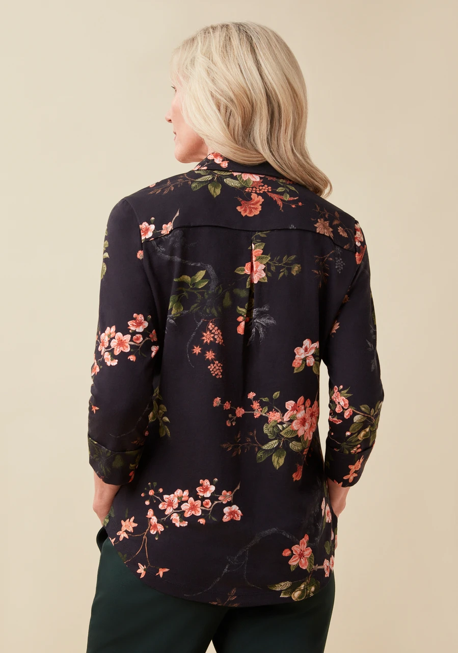 Three Quarter Sleeve Floral Knit Shirt