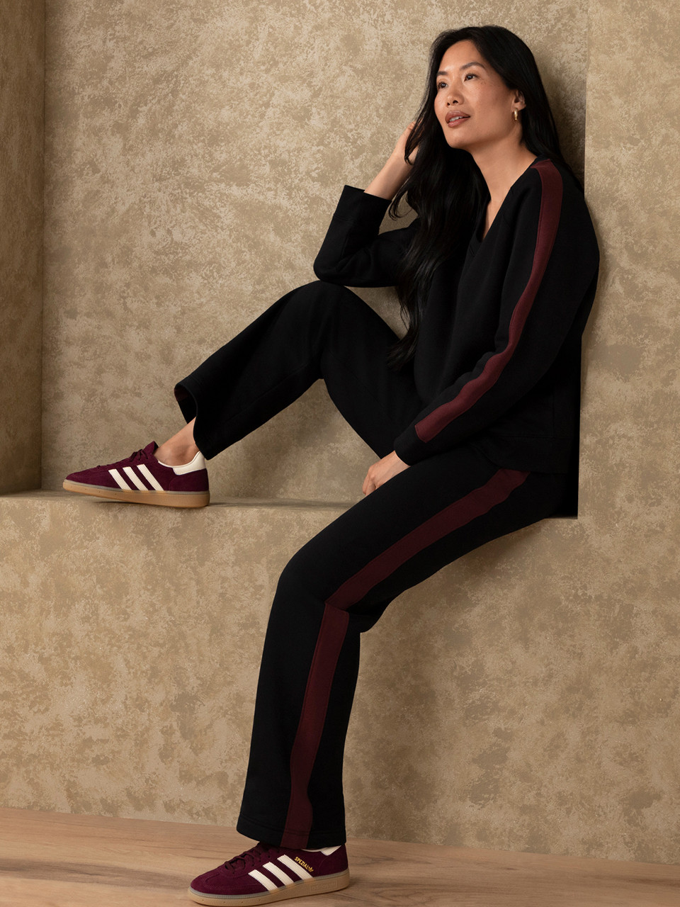 Contrast Stripe Straight Leg Sweatpant