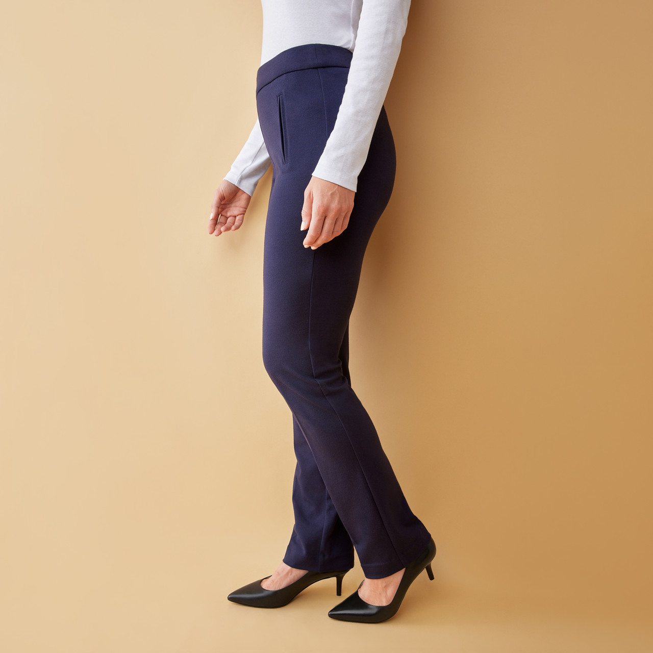 Jarbo womens size Medium ponte knit pants black 25” inseam Elastic Waist t19