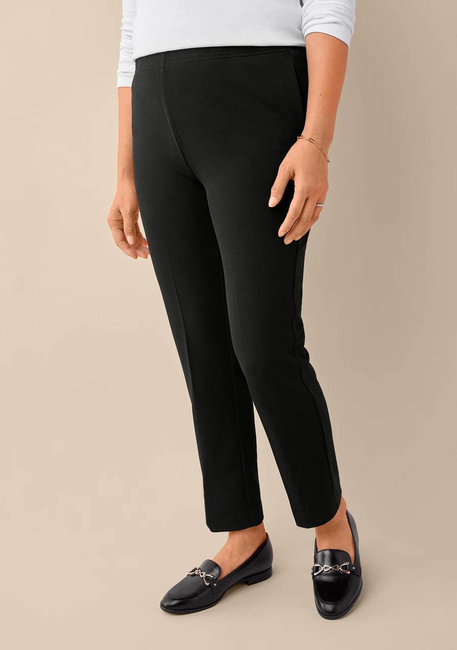 Petite - Slim Leg Pant in Black
