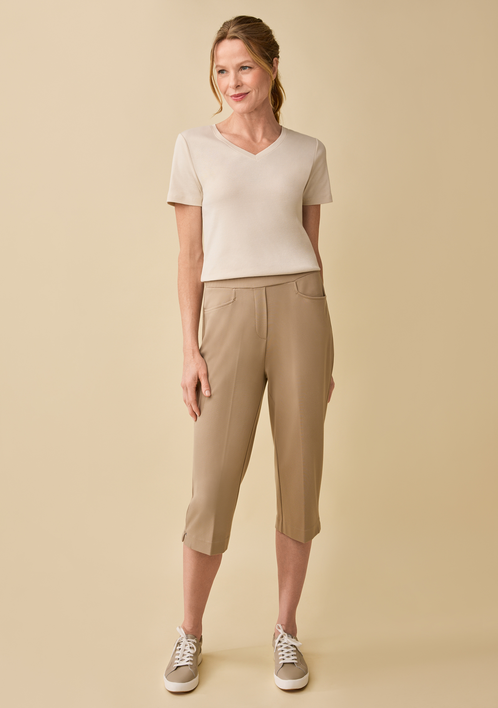 nan◎新品THE NEWHOUSE ROW CAPRI SHORT Pull-On Knit Capri Pant | Northern Reflections