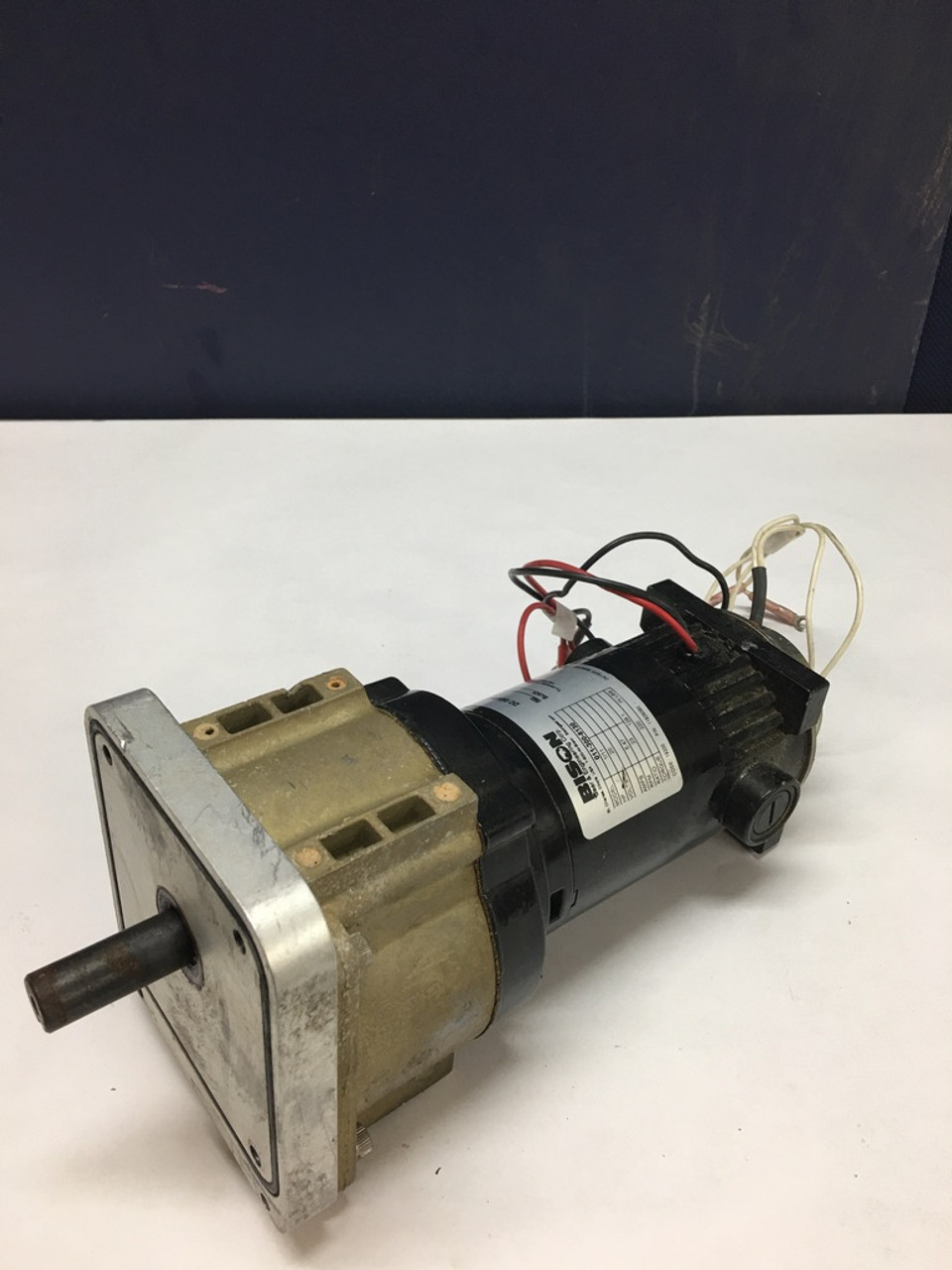 Direct Current Gearmotor 011-300-8130 Bison 1/11HP 20V 16A