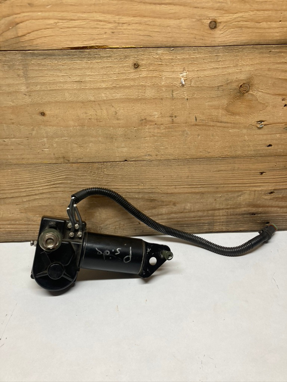 Passenger Windshield Wiper Motor 43019626 General Dynamics