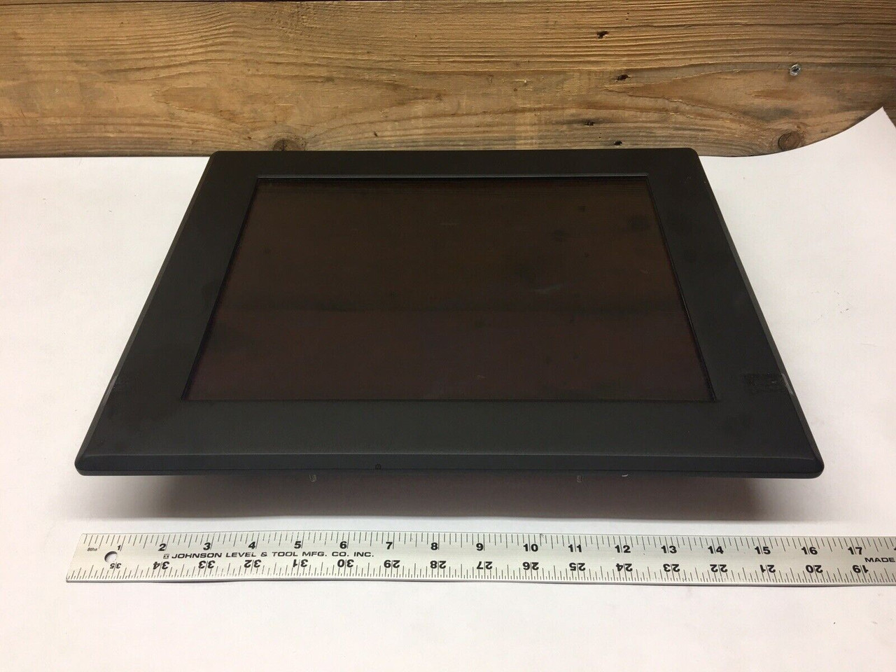 15" LCD (Touch) Monitor R15L600