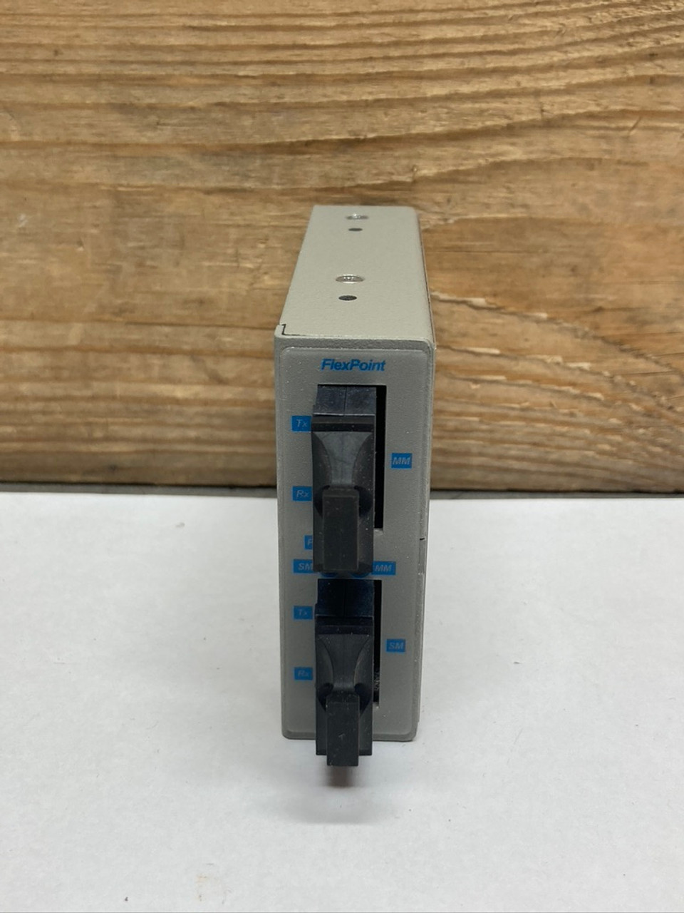 Flexpoint 100FF Single-Mode to Multimode Fiber Media Converter 4411 Omnitron