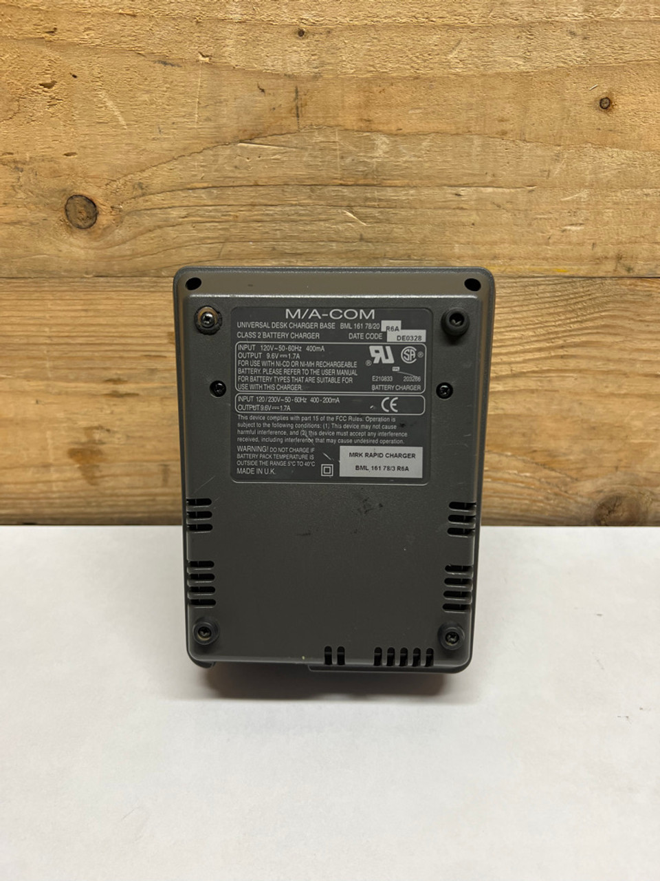 Universal Radio Charger Base BML 161 78/3 R6A M/A-COM
