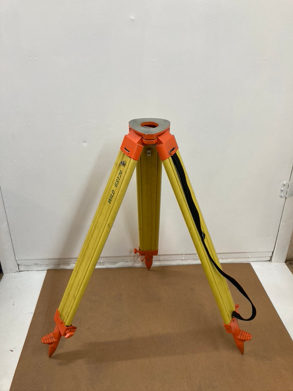 Leica Wild GST20 Wooden Surveying Tripod
