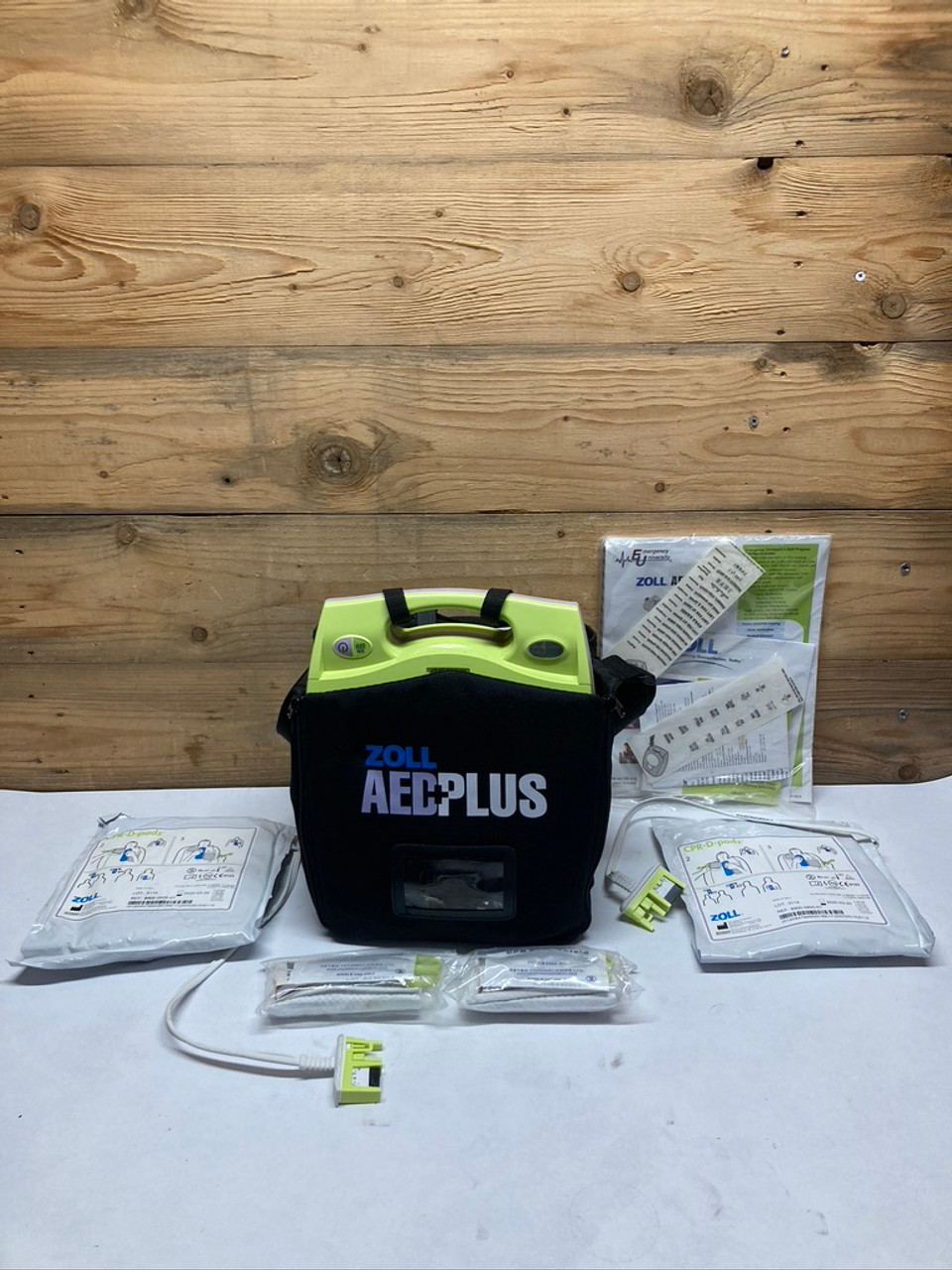 Zoll AED Plus Defibrillator with Accessories
