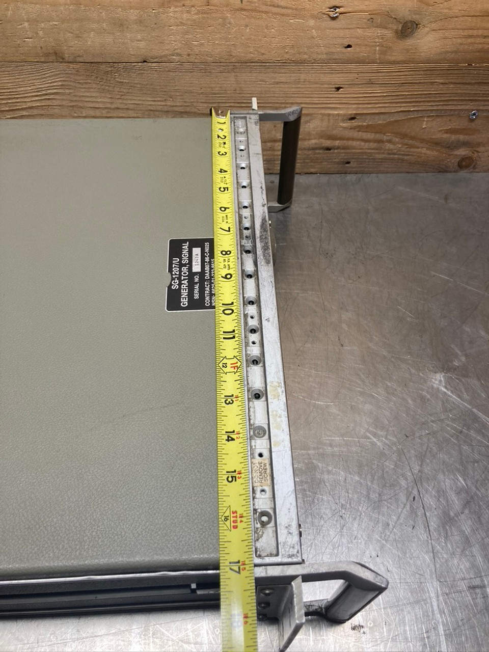 HP Signal Generator 8642M 8642 Hewlett-Packard 0.1-2100 MHz SN: 1243A