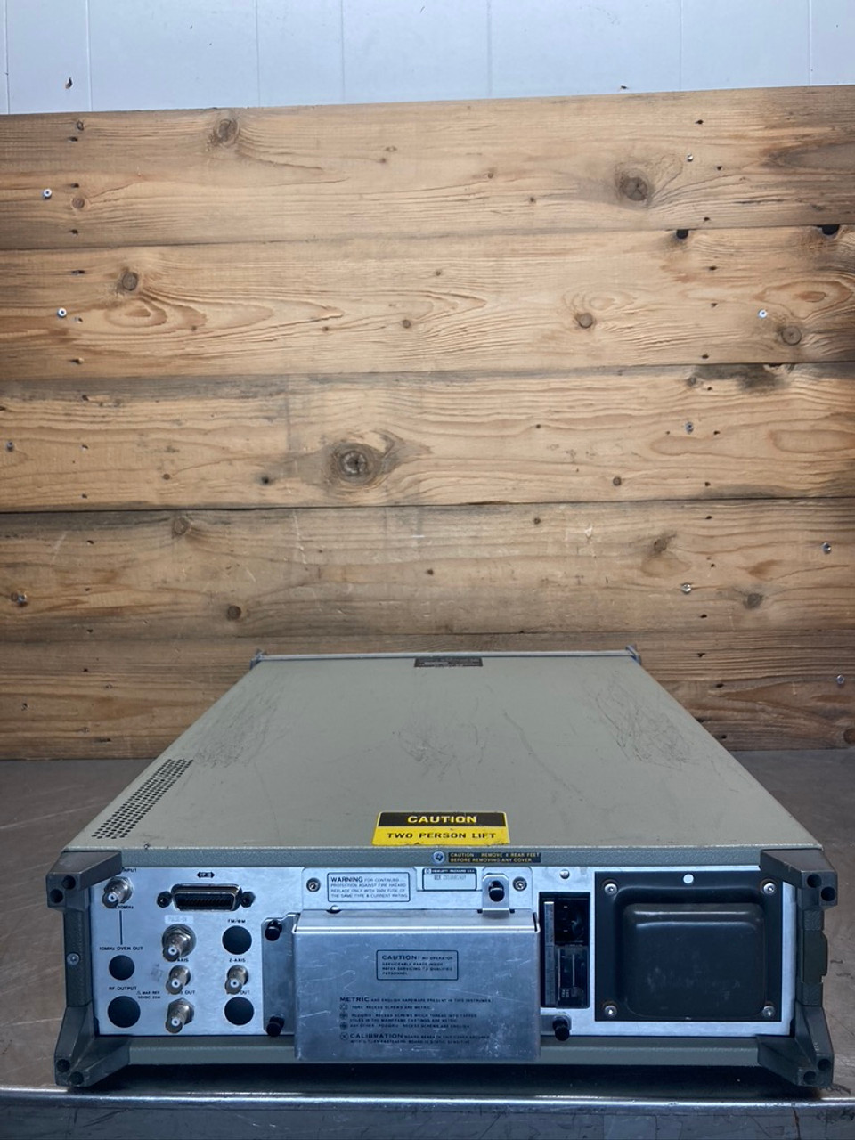 HP Signal Generator 8642M 8642 Hewlett-Packard 0.1-2100 MHz SN: 1345A