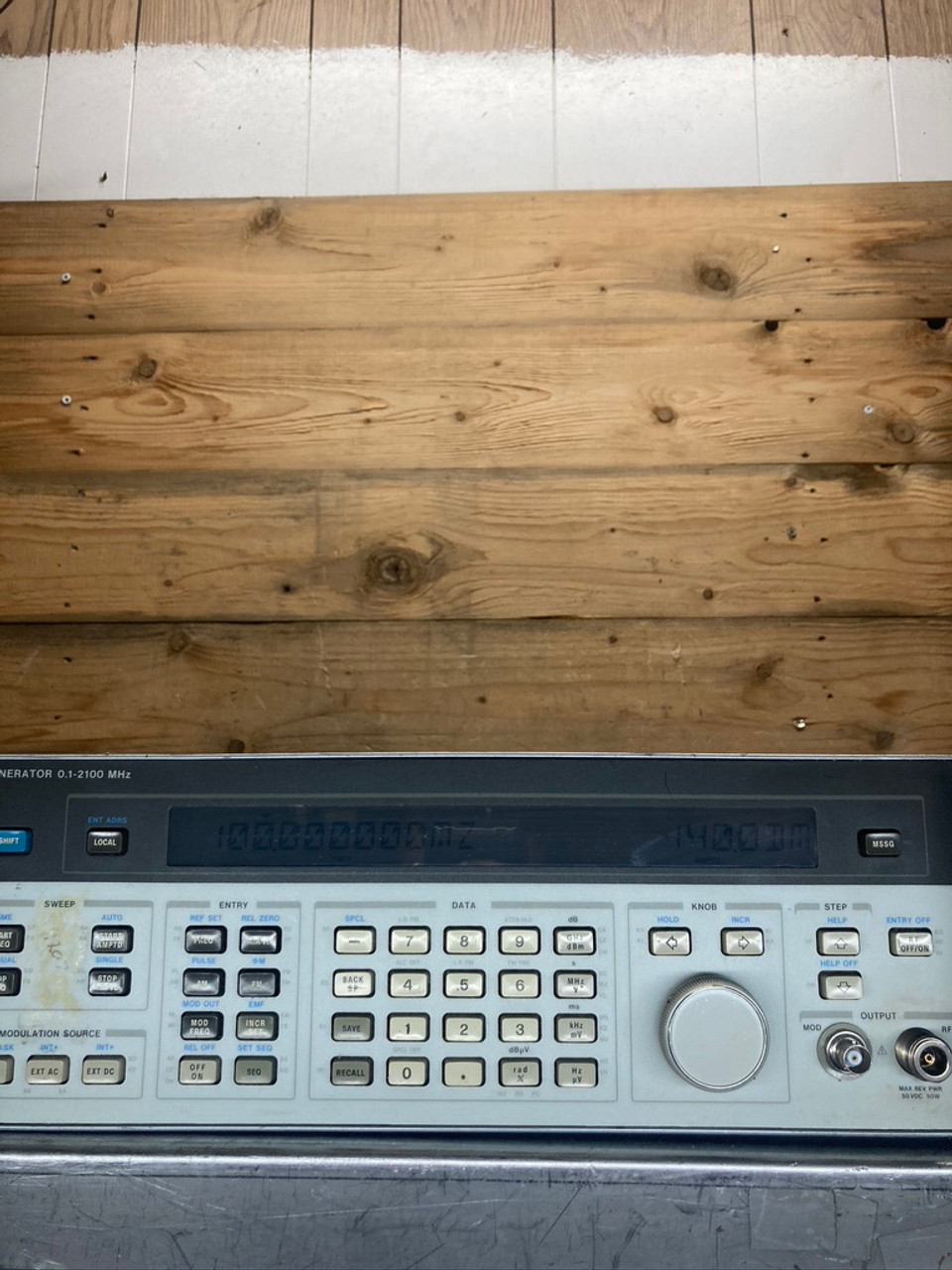 HP Signal Generator 8642M 8642 Hewlett-Packard 0.1-2100 MHz SN: 1345A
