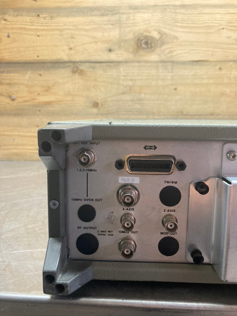 HP Signal Generator 8642M 8642 Hewlett-Packard 0.1-2100 MHz SN: 1345A
