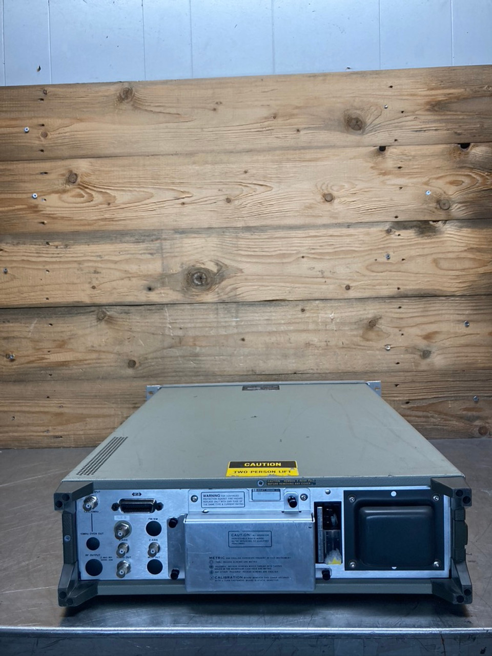 HP Signal Generator 8642M 8642 Hewlett-Packard 0.1-2100 MHz SN: 0656A