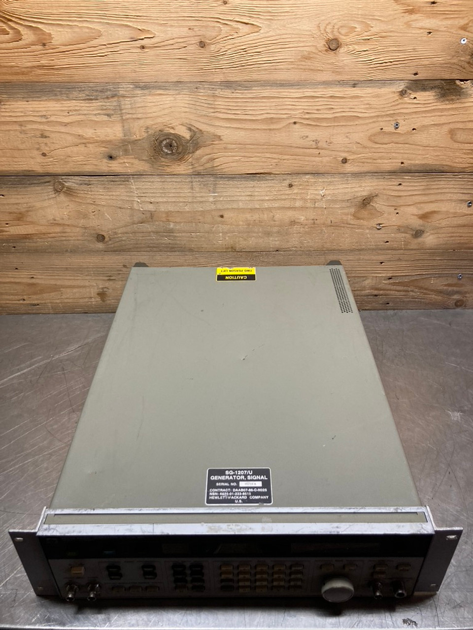 HP Signal Generator 8642M 8642 Hewlett-Packard 0.1-2100 MHz SN: 0656A