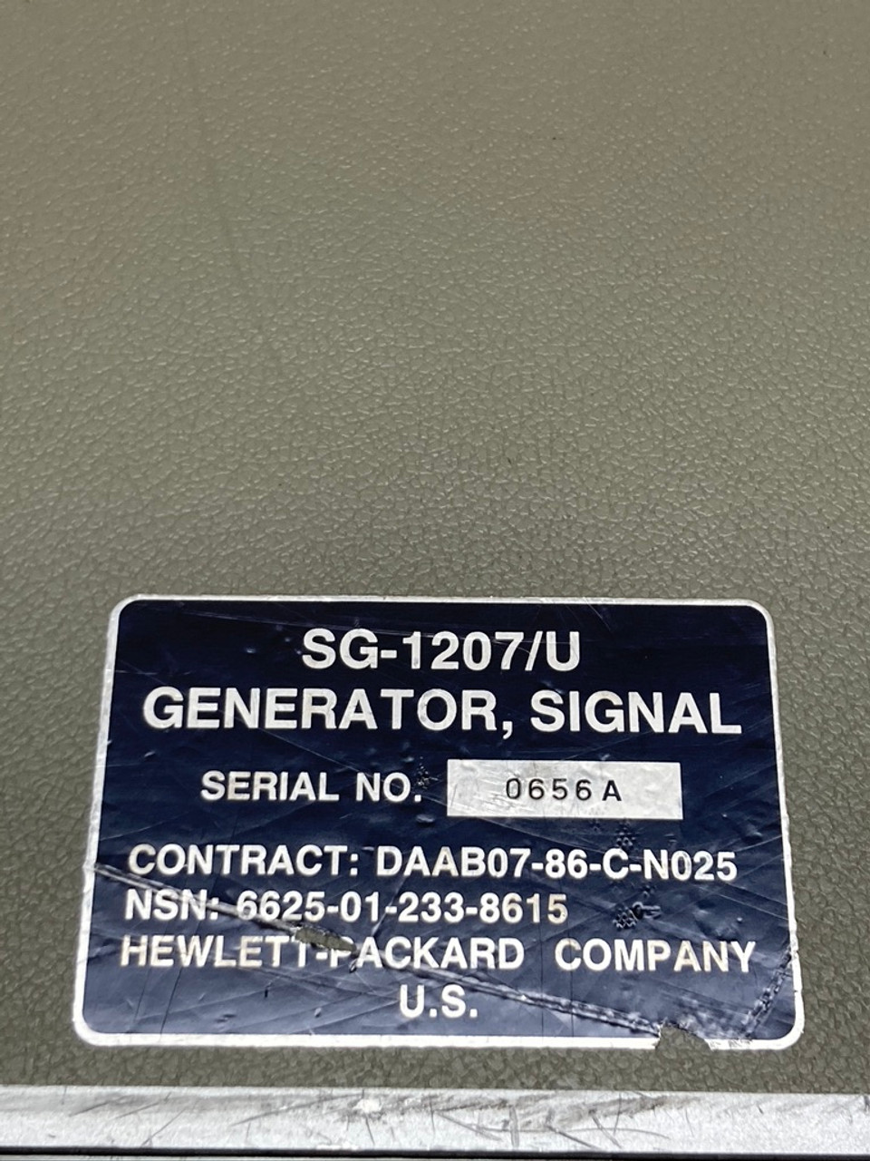 HP Signal Generator 8642M 8642 Hewlett-Packard 0.1-2100 MHz SN: 0656A