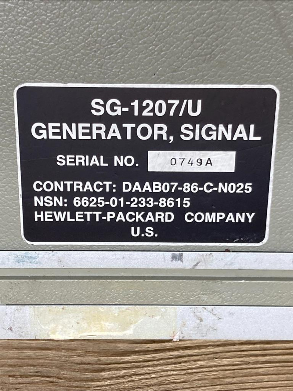 HP Signal Generator 8642M 8642 Hewlett-Packard 0.1-2100 MHz SN: 0749A