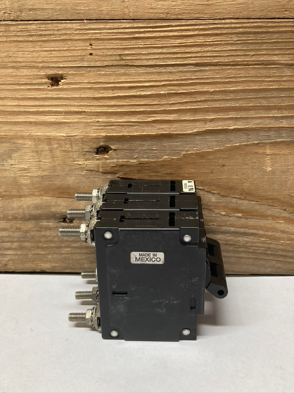 Switch Circuit Breaker IULHK111-1-61-20.0-01 Airpax