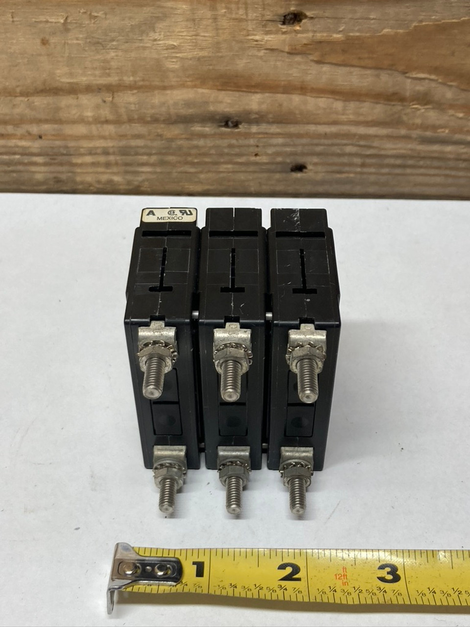 Switch Circuit Breaker IULHK111-1-61-20.0-01 Airpax