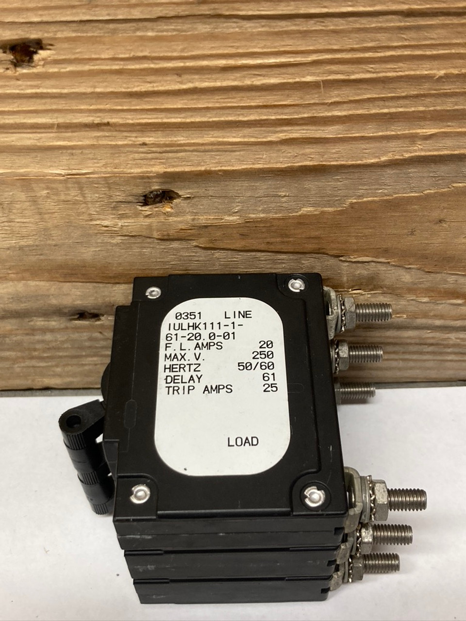 Switch Circuit Breaker IULHK111-1-61-20.0-01 Airpax