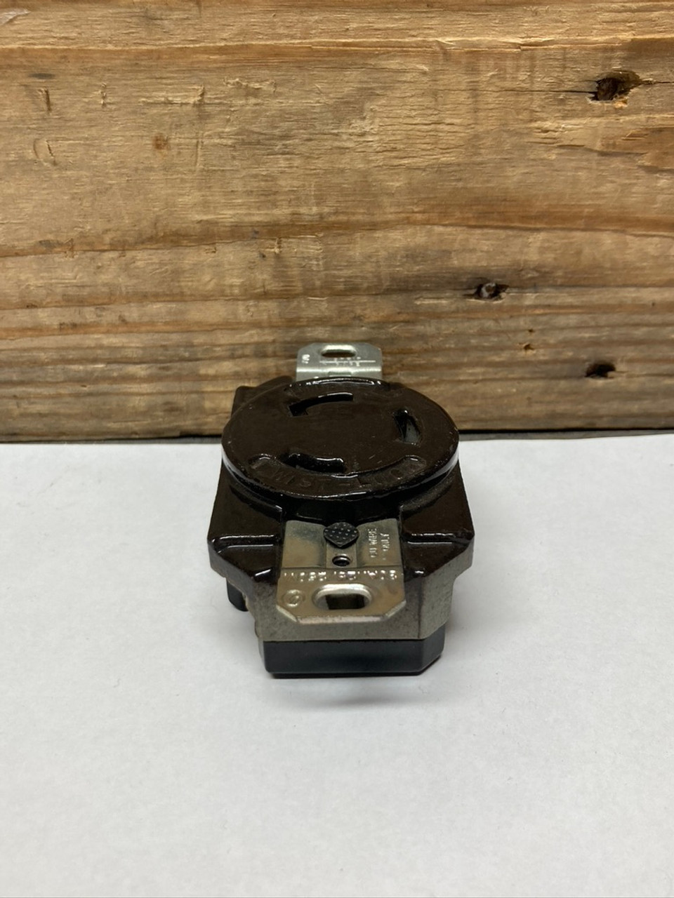 Hubbell Twist Lock Single Receptacle 3-Wire 30A 125/250V