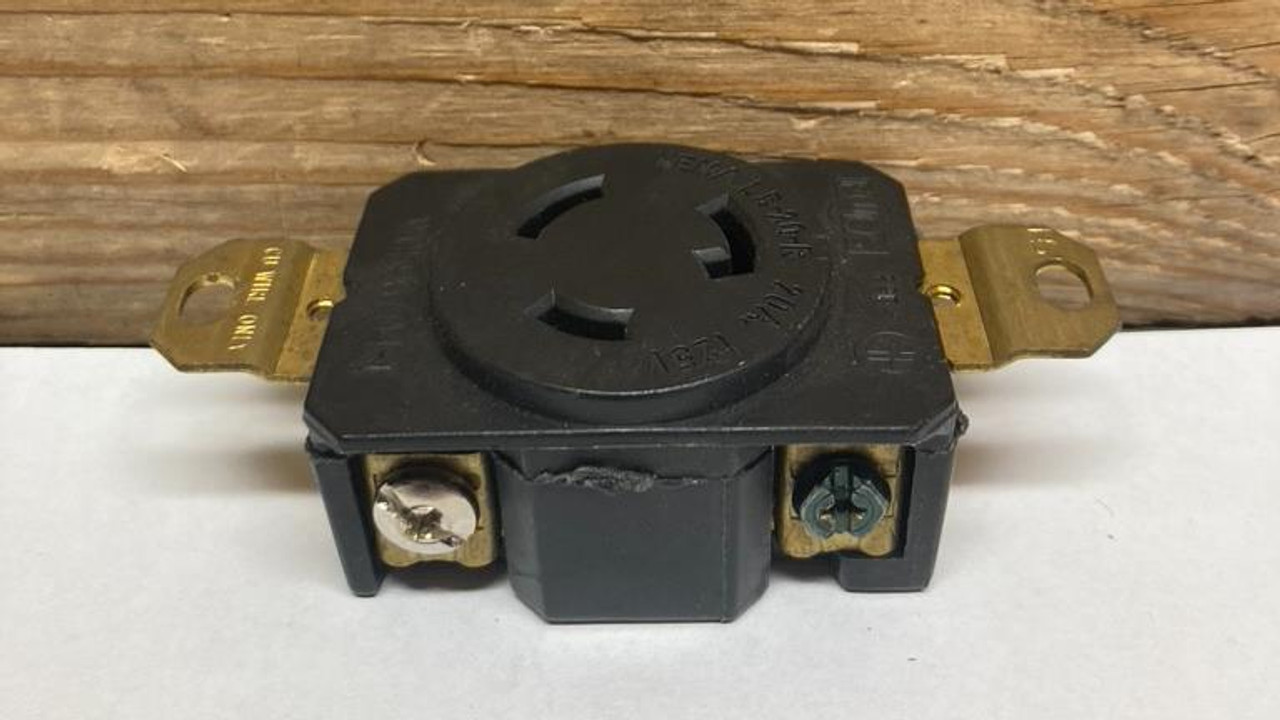 Flush Mounting Locking Industrial Grade Receptacle WC596/94-1 Leviton