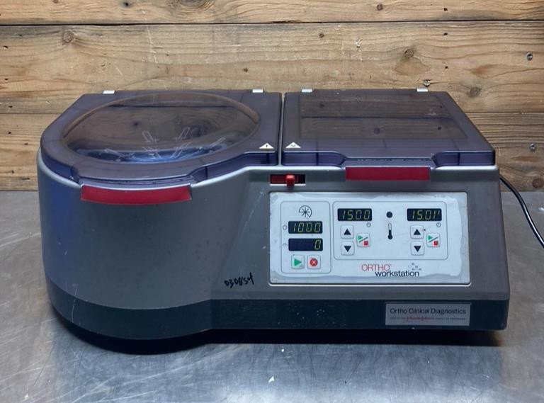 ORTHO Workstation Centrifuge Incubator 6904630 OrthoClinical
