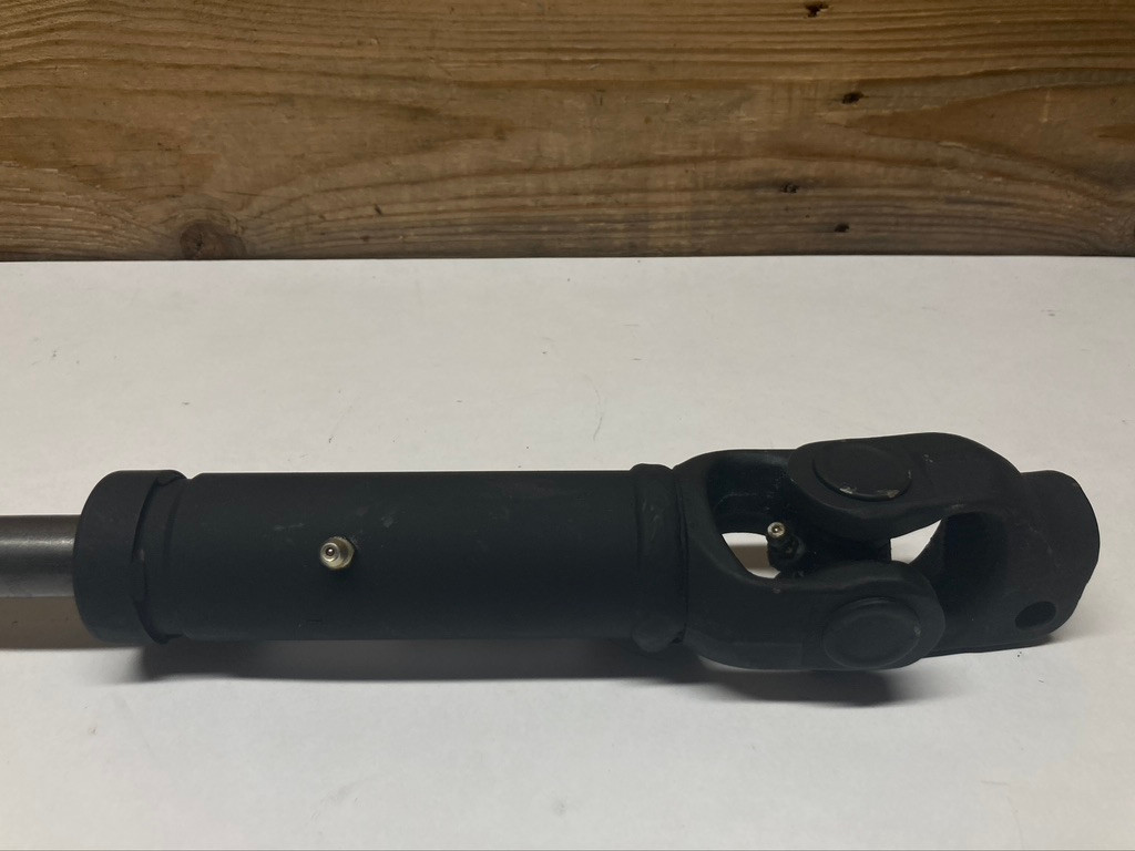 Dana 915027-18 Steering Column Shaft OEM Heavy Duty Truck Steering Shaft