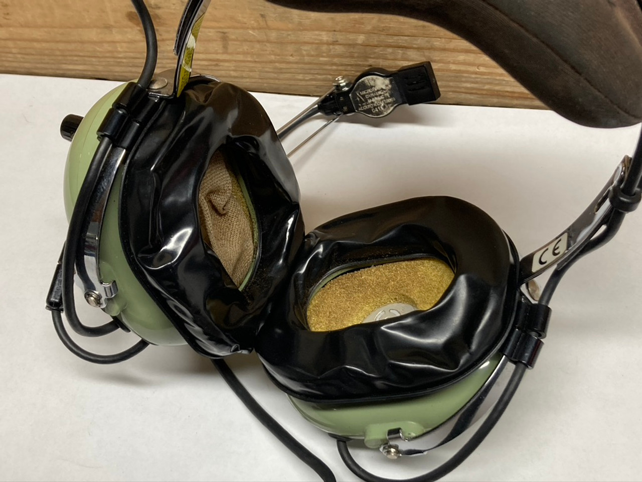 Aviation Over-The-Head Headset-Microphone H10-76 David Clark